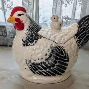 Ceramic Hen and Chick Figurine - Black and White